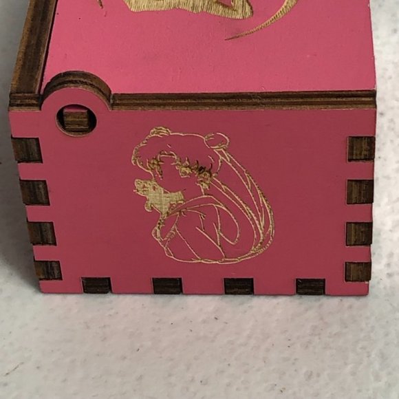 Sailor Moon Pink Hand Crank Wooden Music Box - Picture 7 of 10